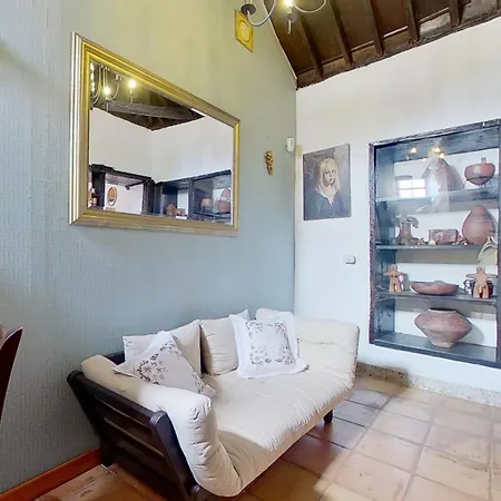 Charming 1-bed House In Villa *