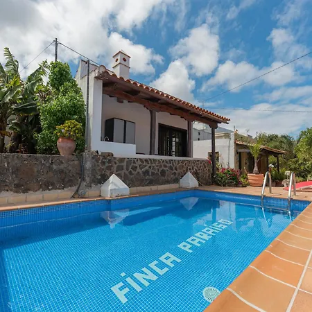 Charming 1-bed House In Villa