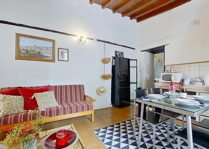 빌라 Charming 1-bed House In