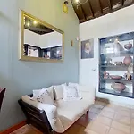 Charming 1-bed House In Villa *