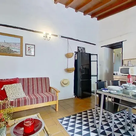 Villa Charming 1-bed House In La Laguna