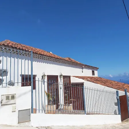 Villa Charming 1-bed House In La Laguna *