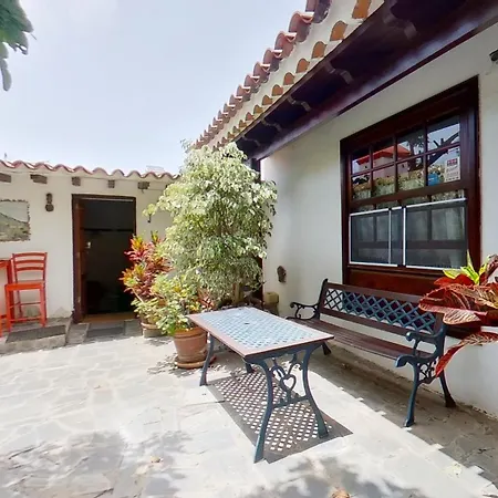 Villa Charming 1-bed House In La Laguna (Tenerife)