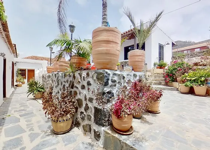 Charming 1-bed House In Villa